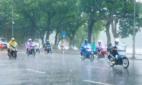 Dự báo thời tiết 7/8: Thời tiết xấu trên Biển Đông, mưa rào, gió giật mạnh cấp 8